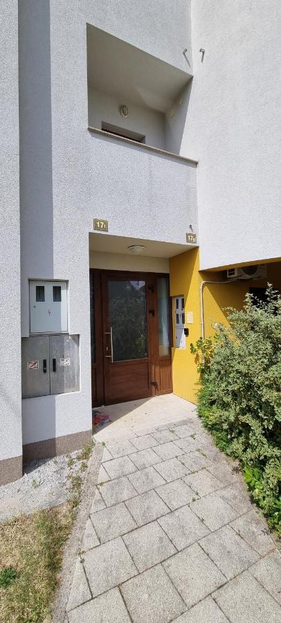 Oaza Klara Apartment Karlovac Exterior photo